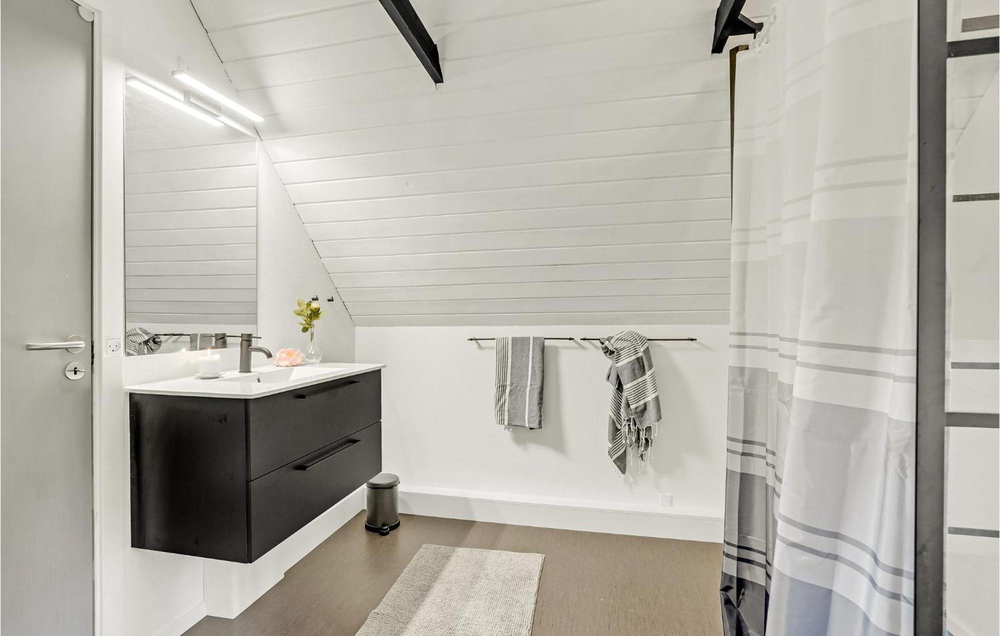Beautiful Home In Herning With Kitchen Eksteriør billede