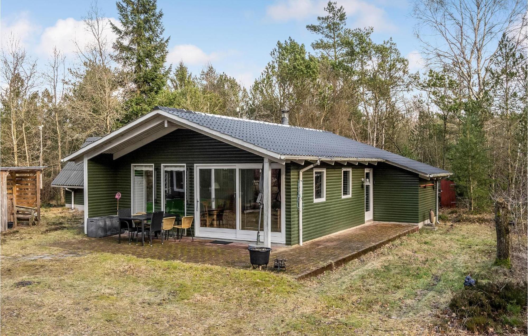 Beautiful Home In Herning With Kitchen Eksteriør billede